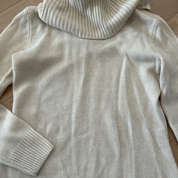 H&M Knit Dress. Size Small - Picture 3 of 5